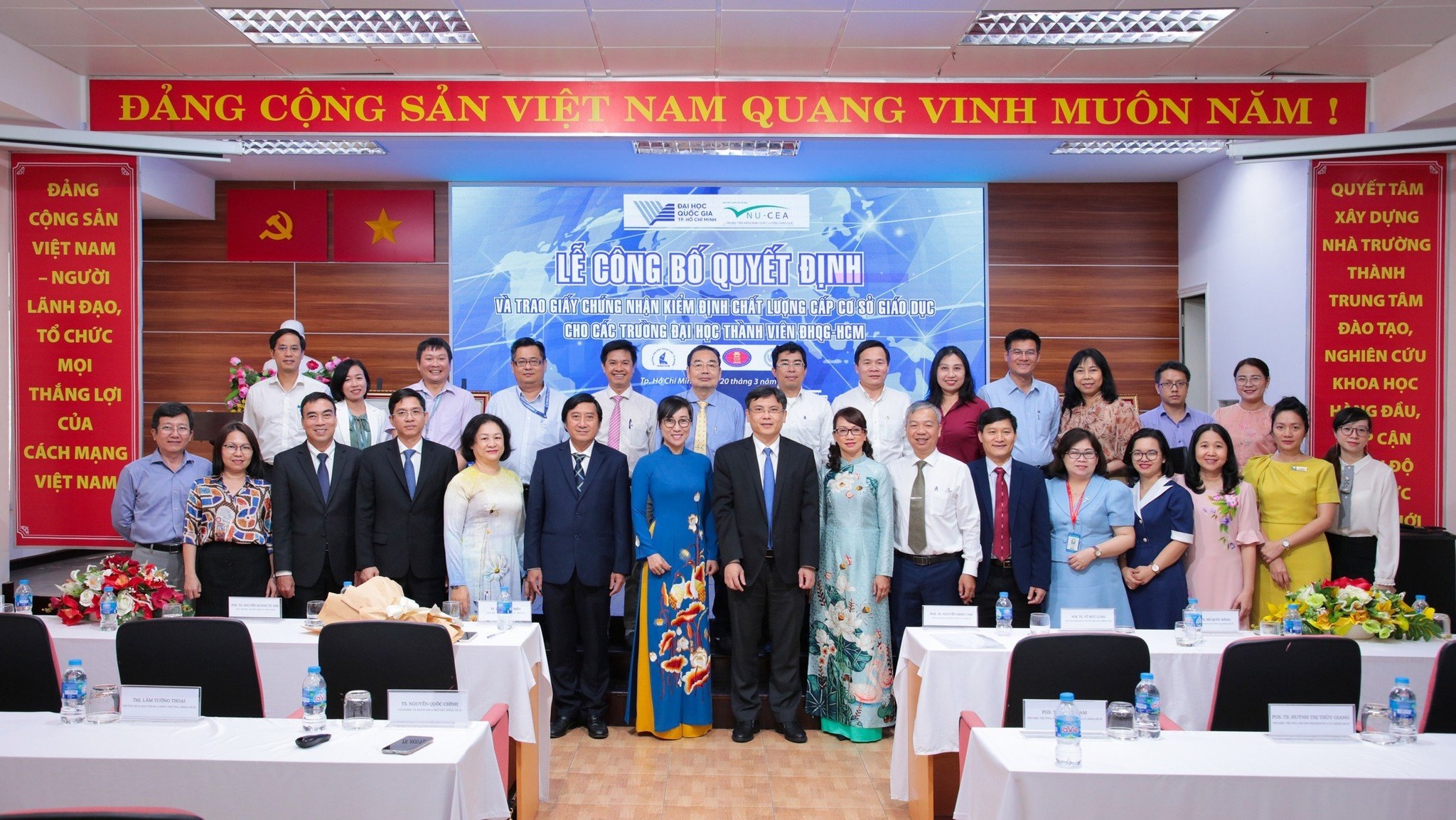 Trường ĐH KHTN nhận giấy chứng nhận Kiểm định Chất lượng Giáo dục