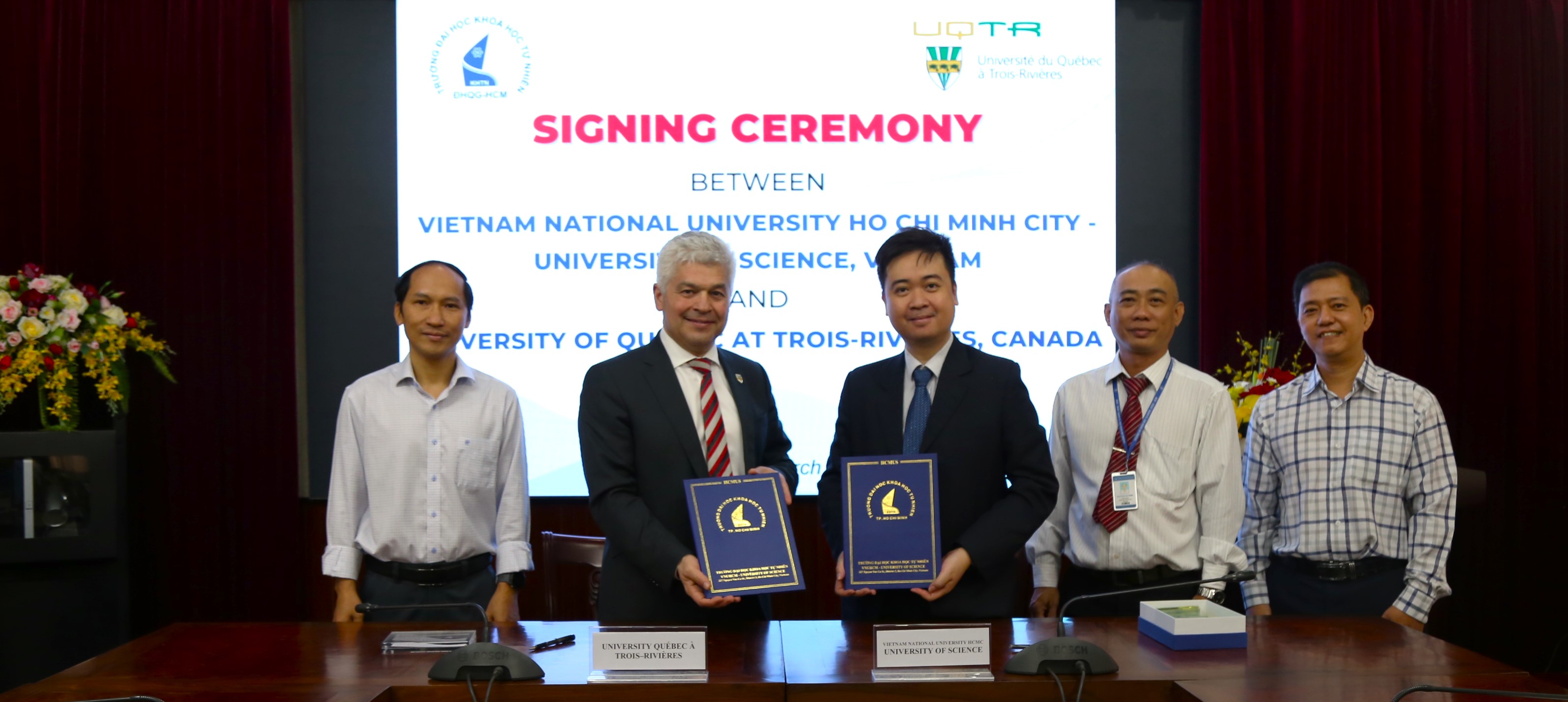 Ký kết hợp tác trường Đại học Québec À Trois-Rivières, Canada